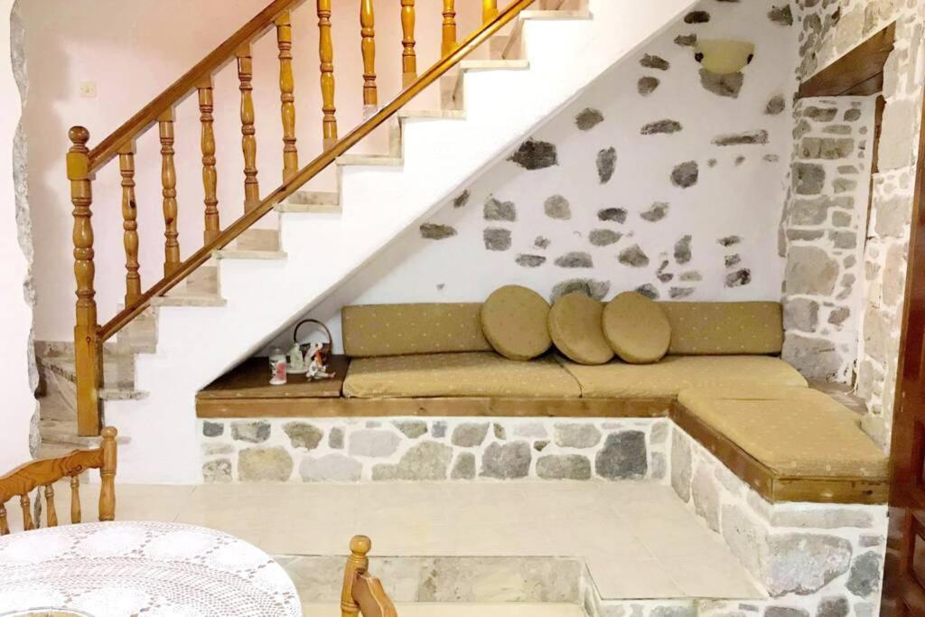 Lava House Apartment Mandrákion Екстериор снимка