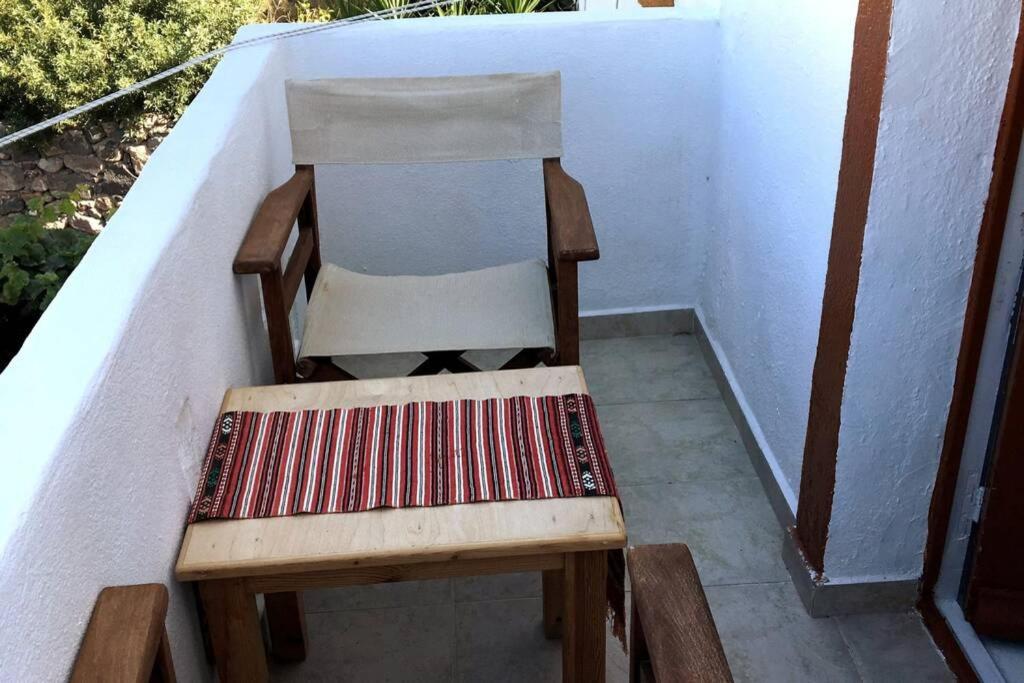 Lava House Apartment Mandrákion Екстериор снимка