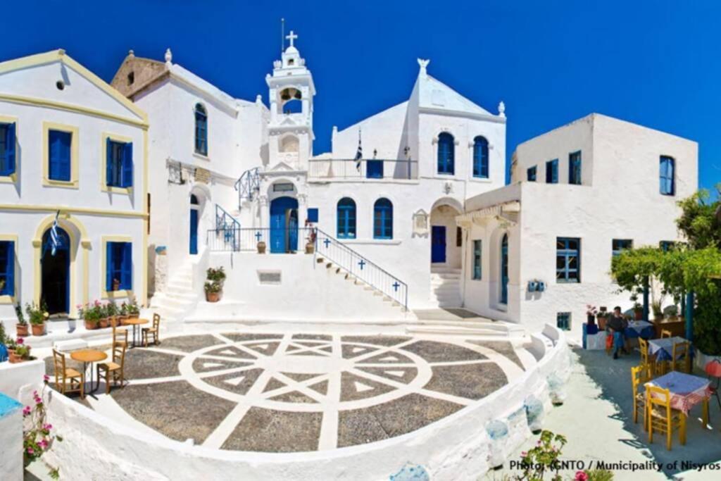 Lava House Apartment Mandrákion Екстериор снимка
